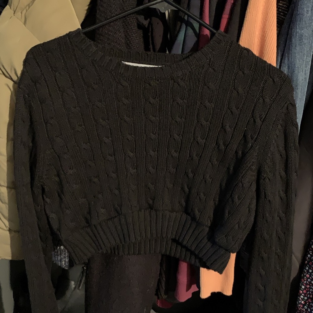 Crop sweater only worn once